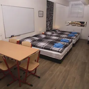 Апартаменты School - Your Unique Place In By Metro Vysehrad, Прага